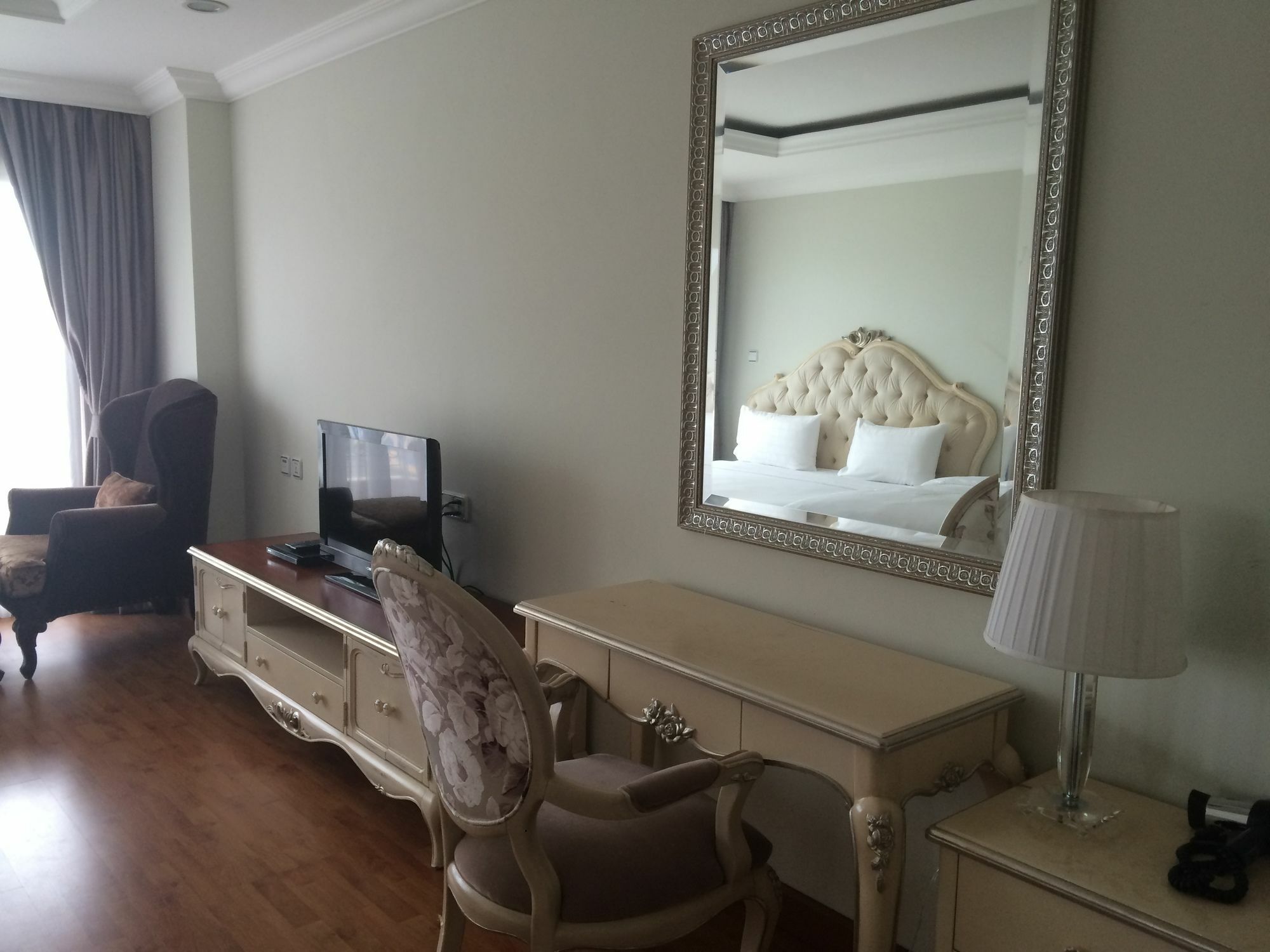 Lk Noble Suite Pattaya Exteriör bild